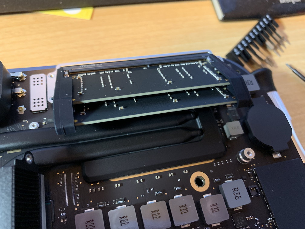 Mac mini 2018年モデルのメモリを換装する方法