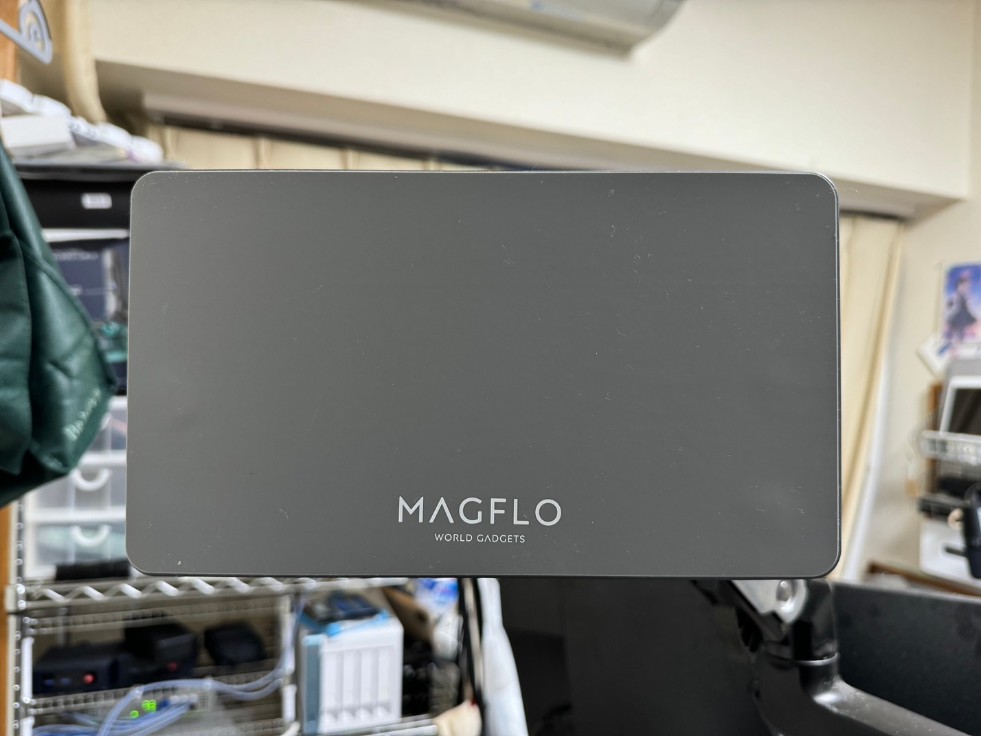 [PR]iPad Proをモニタアームに付けられる、MagFloを先行レビュー