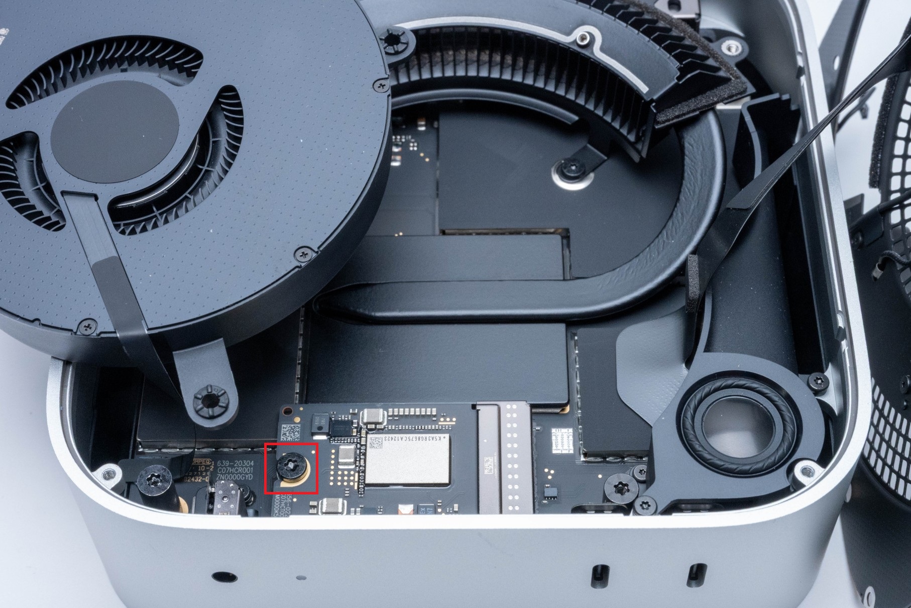 M4 mac mini 256GBモデルのSSDを1TBに換装する方法