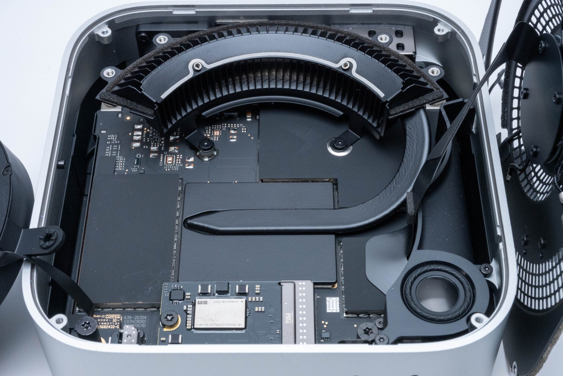 M4 mac mini 256GBモデルのSSDを1TBに換装する方法