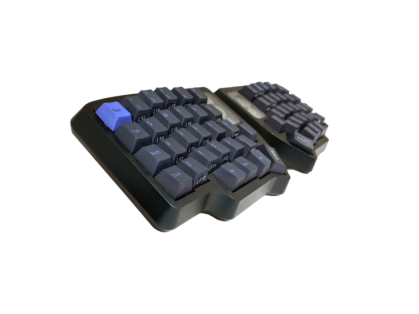 【ベストバイガジェット2025】もっと早くに手を出しておけばよかった…　分割キーボード「Lily58 Pro」